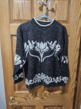 Black Floral Pattern Crewneck Sweater - Cream Accent Vintage Nan Dorsey